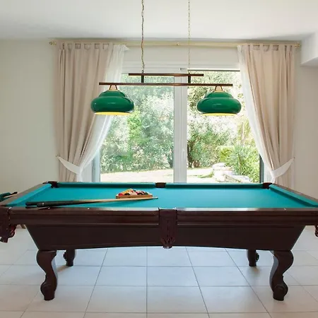 Nisaki Sleeps 10 Pool Wifi Nisaki (Corfu)